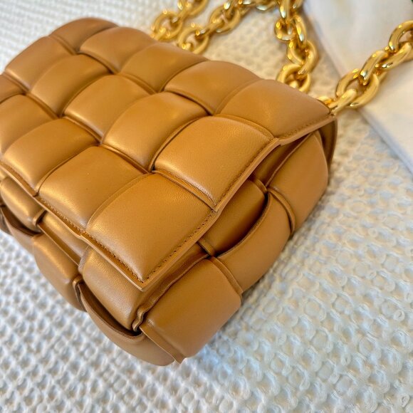 Bottega Veneta Chain Cassette bag in Caramel - Picture 6 of 11